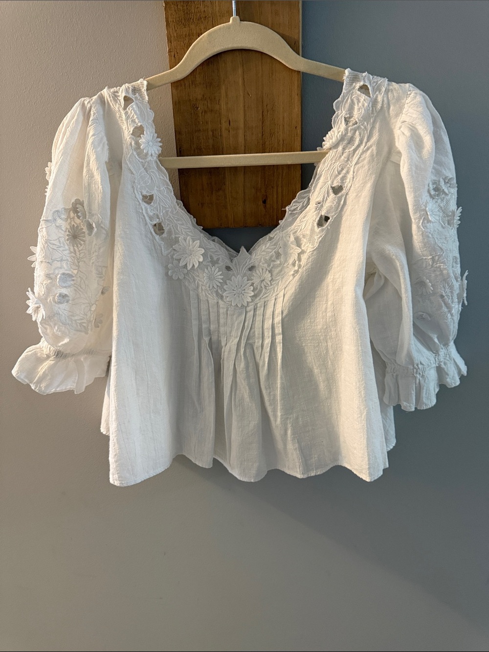 FREE PEOPLE Sophie Embroided White Floral Peasant Top - Women, XS - Picture 7 of 8